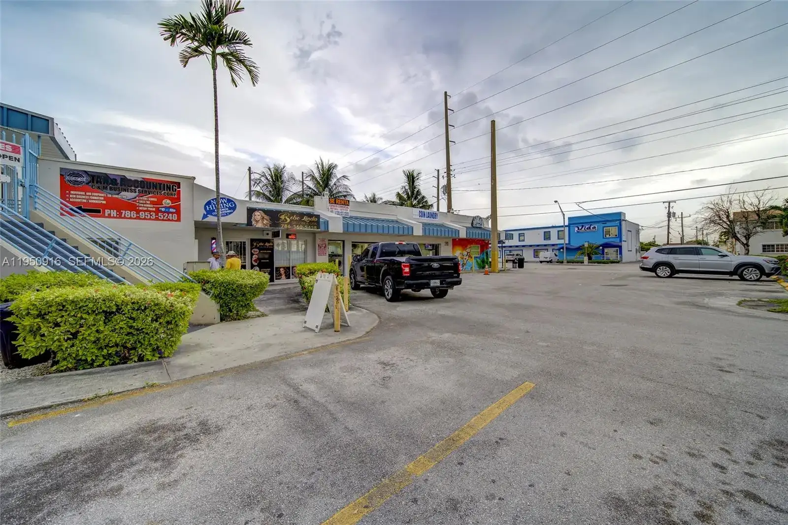 330 W 9th St, Hialeah FL 33010