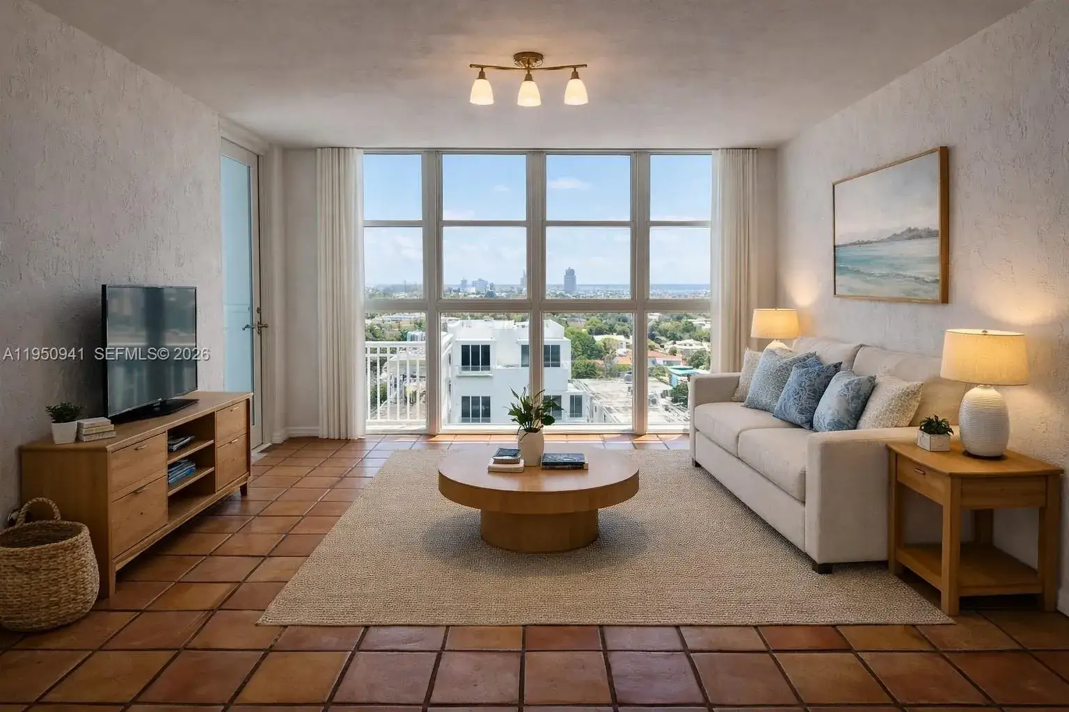 1 bedroom 1 bath Residential for sale at 1228 West Ave # 909, Miami Beach FL 33139