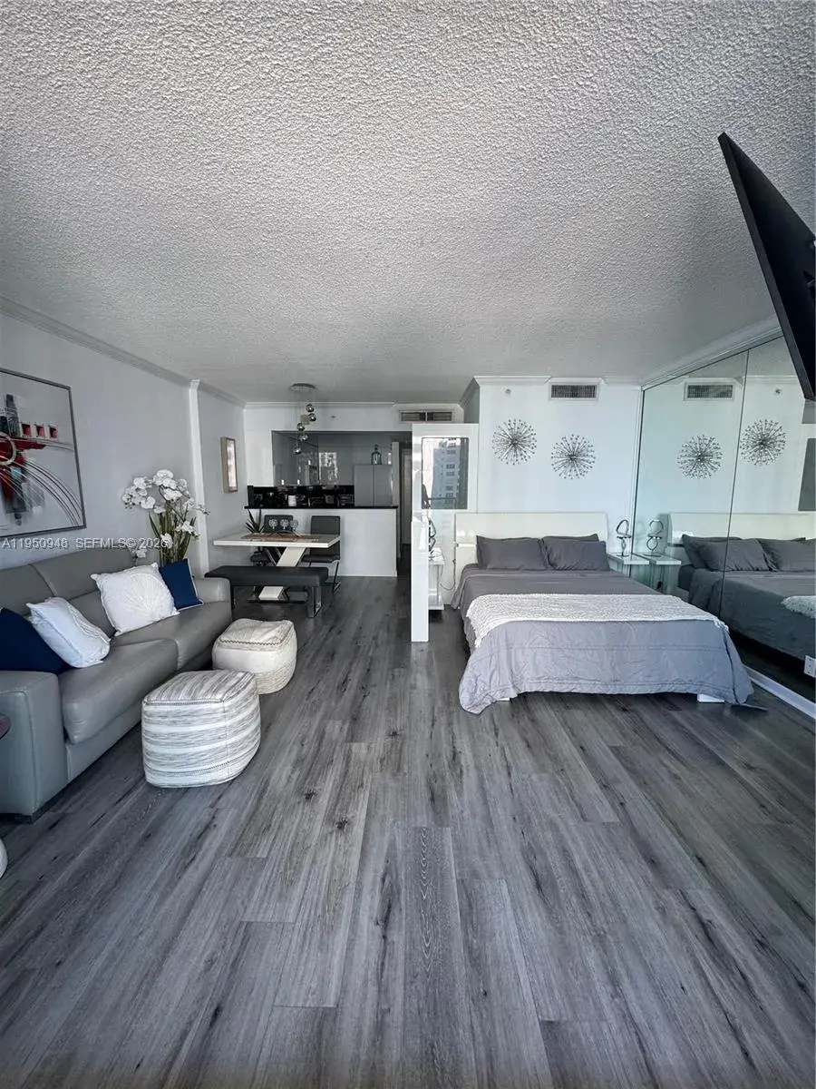 2501 S Ocean Dr # 1105, Hollywood FL 33019