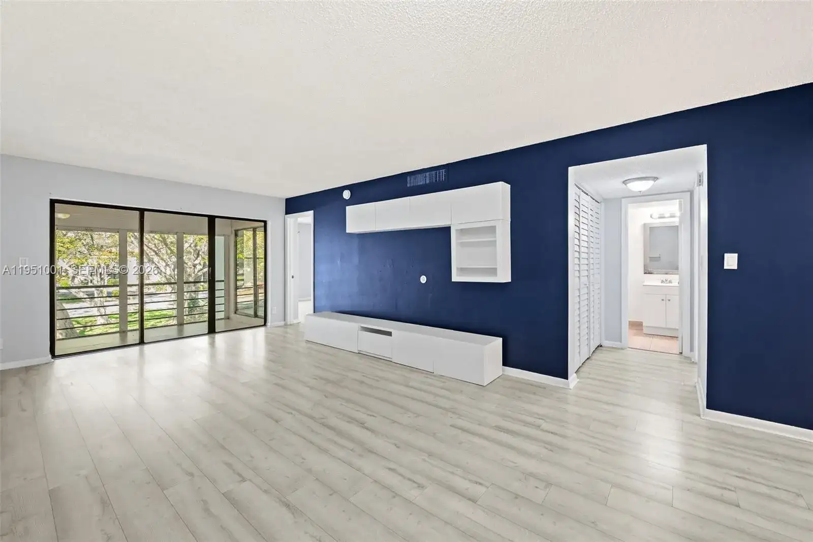 2302 S Cypress Bend Dr # 210, Pompano Beach FL 33069 photo 3