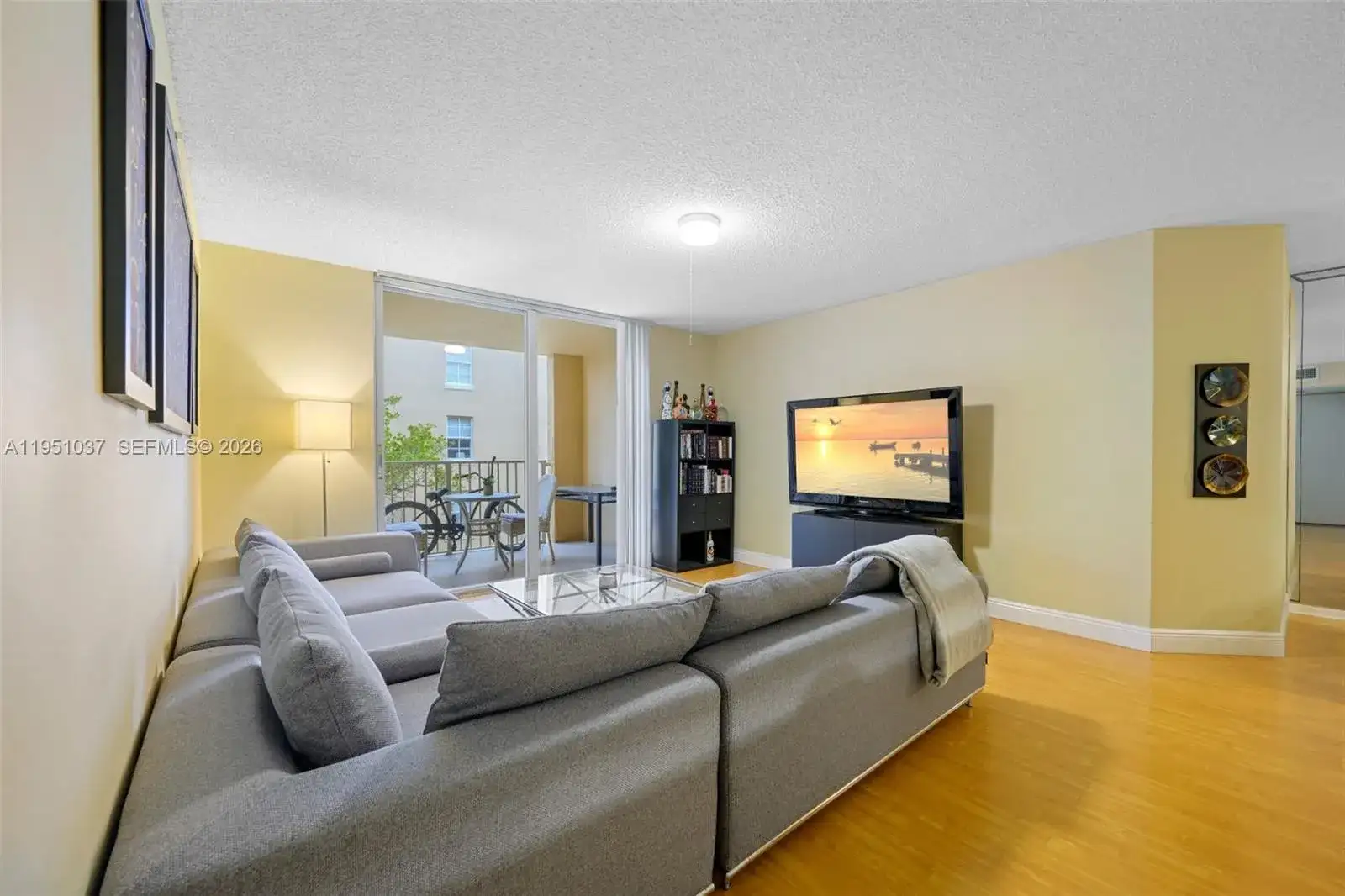 19555 E Country Club Dr # 8303, Aventura FL 33180 photo 2