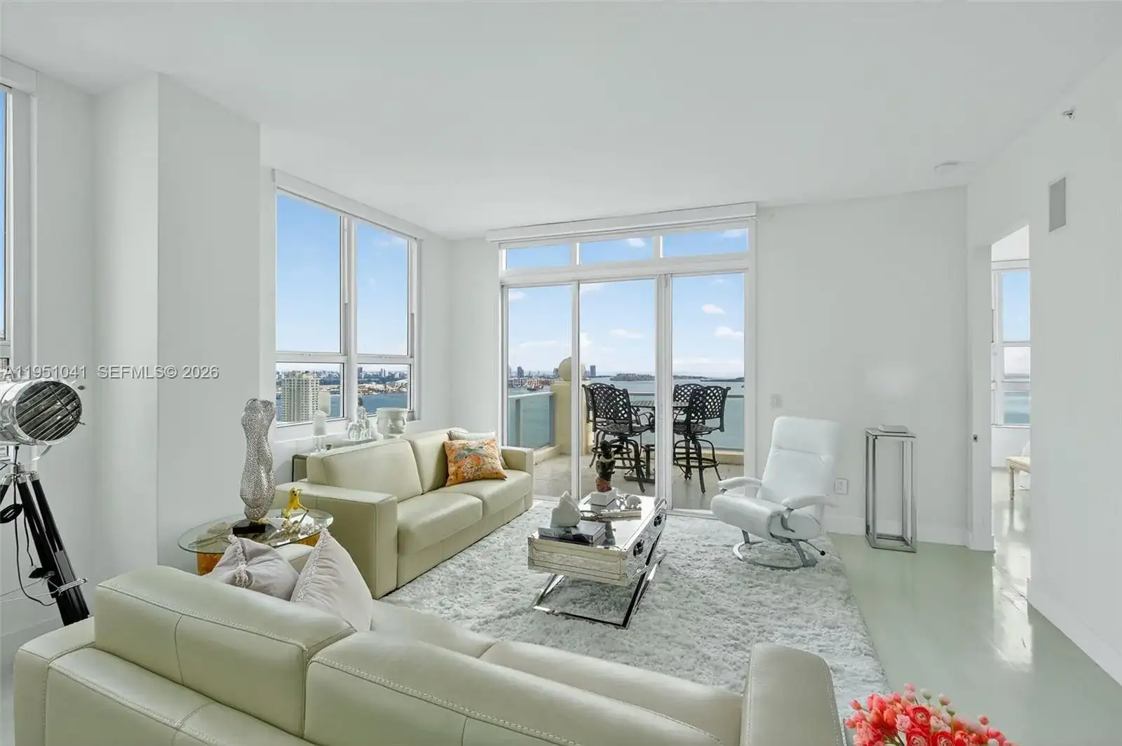 1155 Brickell Bay Dr, Miami FL 33131 photo 3