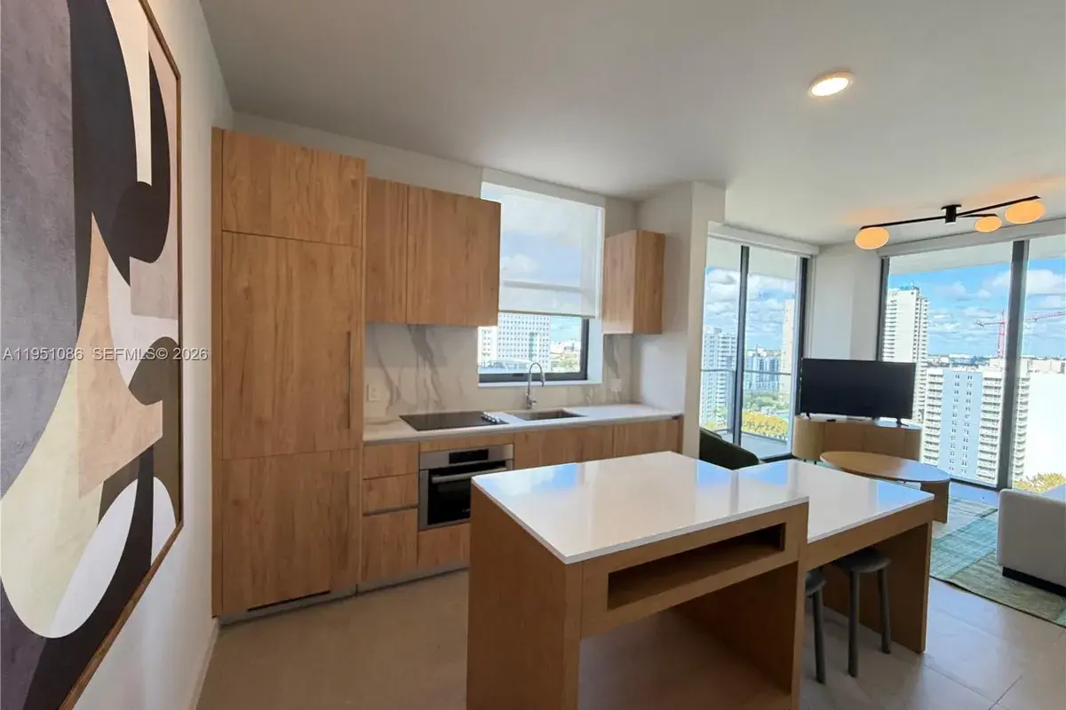11 NE 6th # 1714, Miami FL 33132