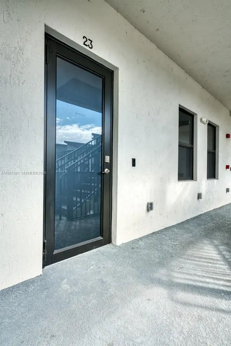 7831 NW 104th Ave # 23, Doral FL 33178 photo 2
