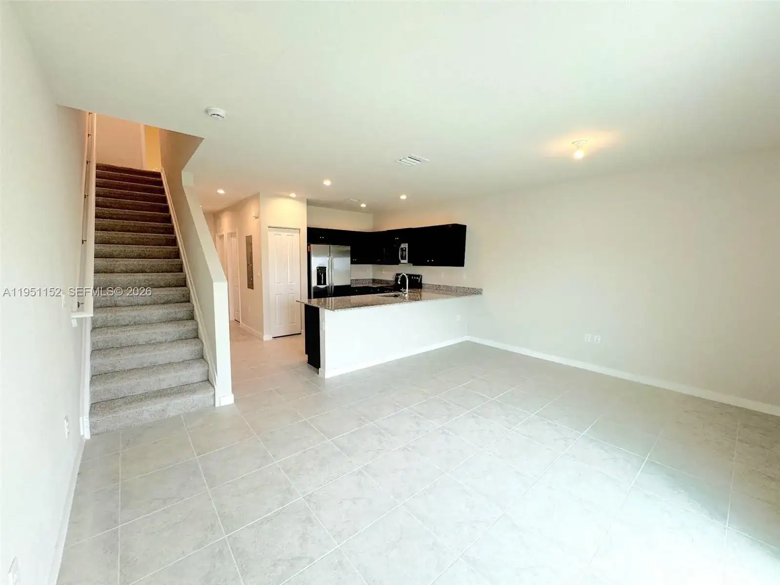1054 NW 6 terr, Florida City FL 33034 photo 5