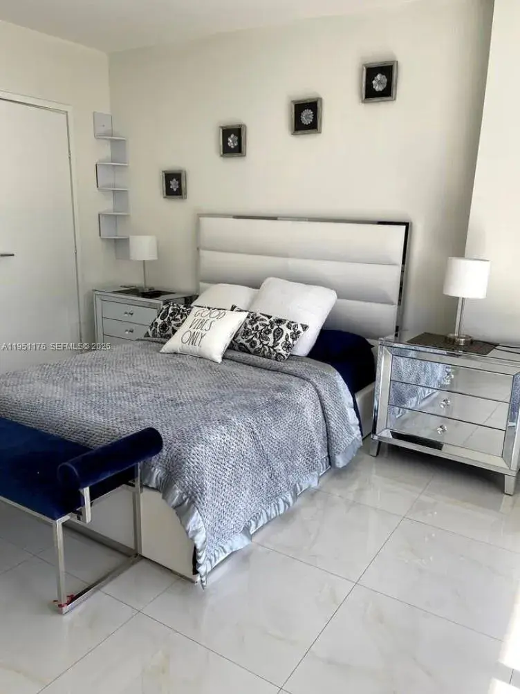 1300 Brickell Bay Dr # 2405, Miami FL 33131