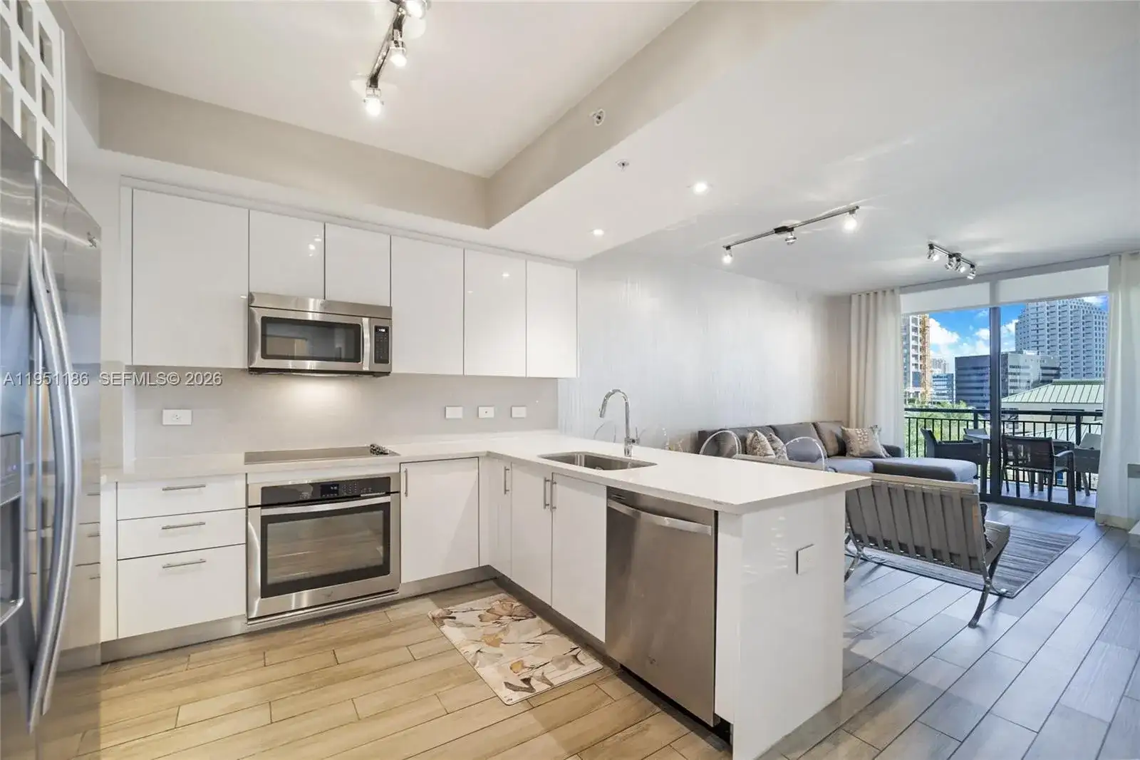 999 SW 1st Ave # 1208, Miami FL 33130 photo 4
