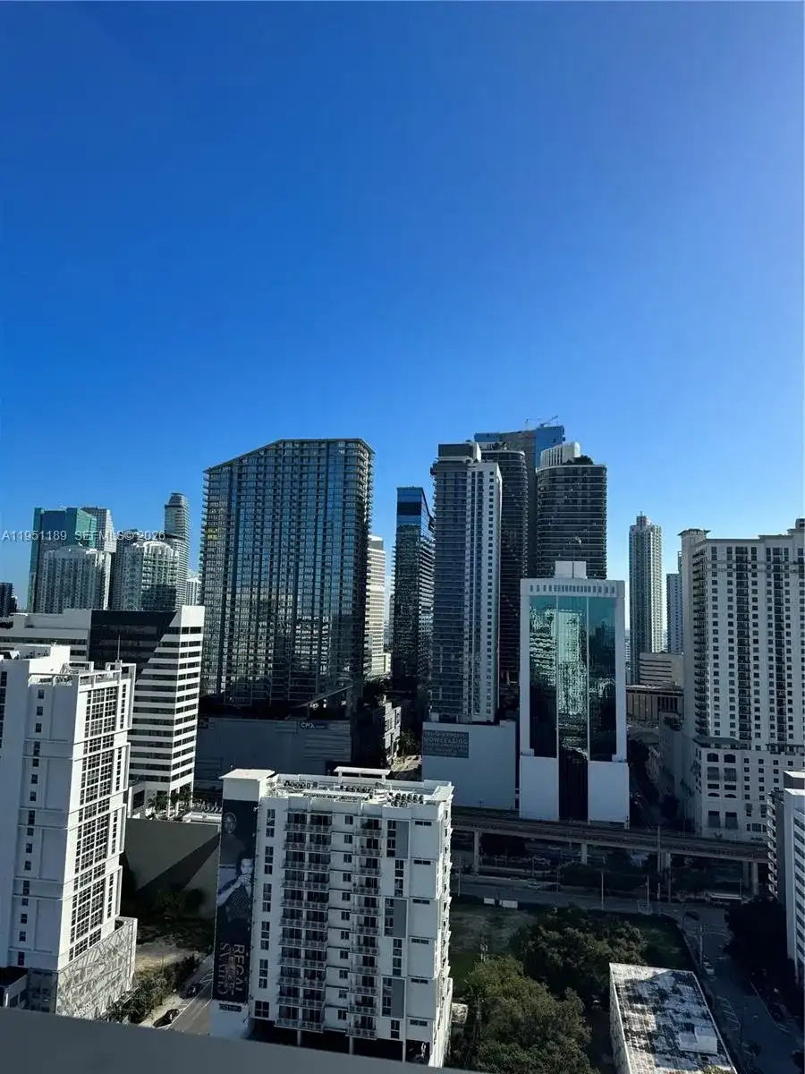 239 SW 9th St # 1405, Miami FL 33130