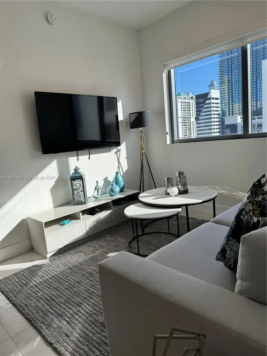 239 SW 9th St # 1405, Miami FL 33130 photo 3