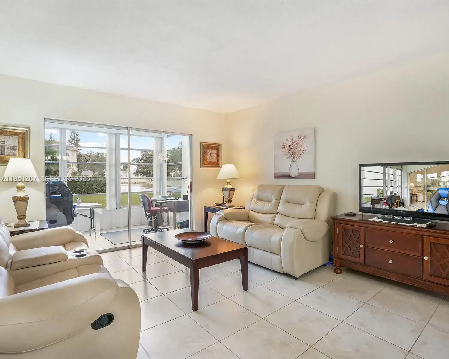 4805 NW 35th St # 404, Lauderdale Lakes FL 33319 photo 5