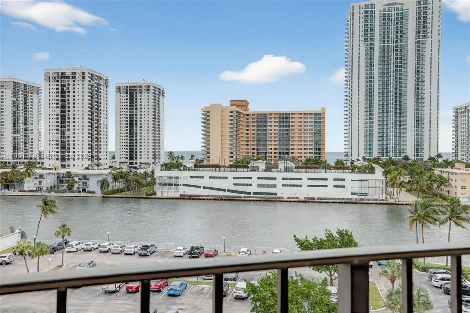 1000 Parkview Dr # 806, Hallandale Beach FL 33009