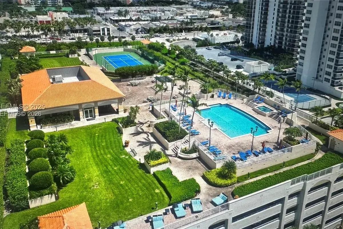 3020 NE 32nd Ave # 817, Fort Lauderdale FL 33308
