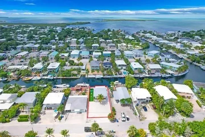 125 Gardenia St, Plantation Key FL 33070 photo 3