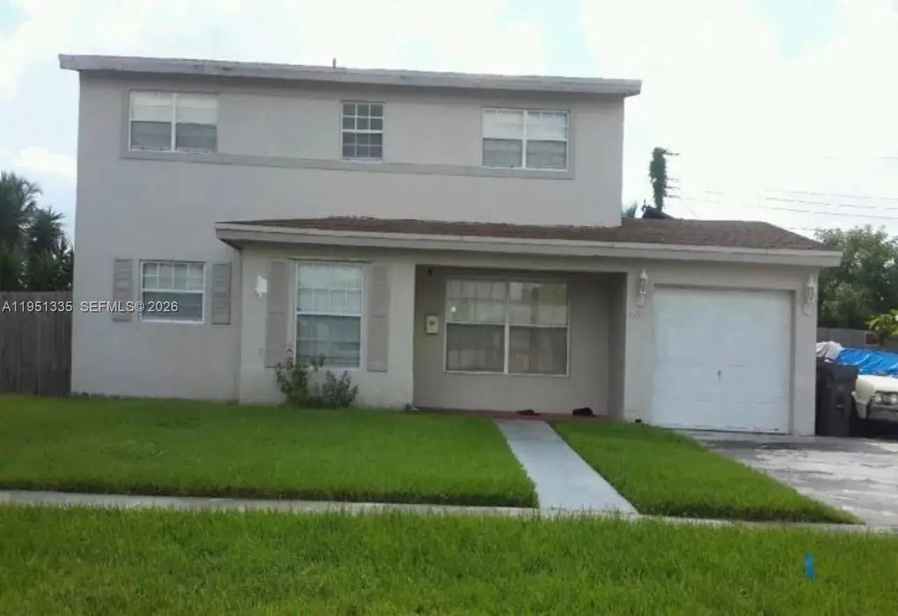 4390 NW 38th Ter, Lauderdale Lakes FL 33309