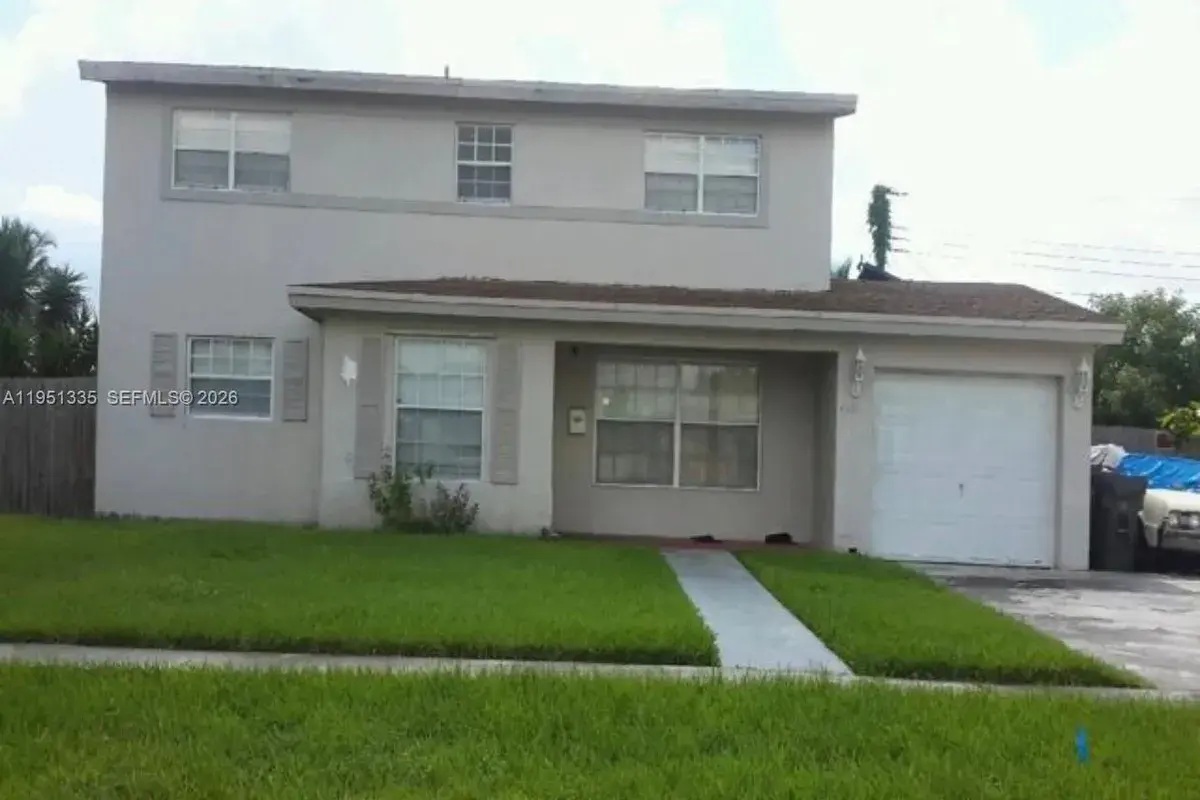 4390 NW 38th Ter, Lauderdale Lakes FL 33309
