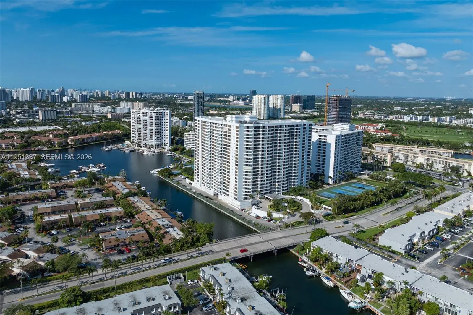 2500 Parkview Dr # 2517, Hallandale Beach FL 33009