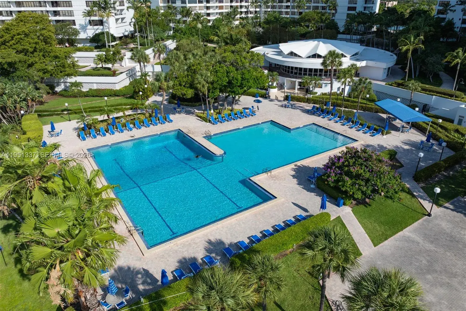 2500 Parkview Dr # 2517, Hallandale Beach FL 33009