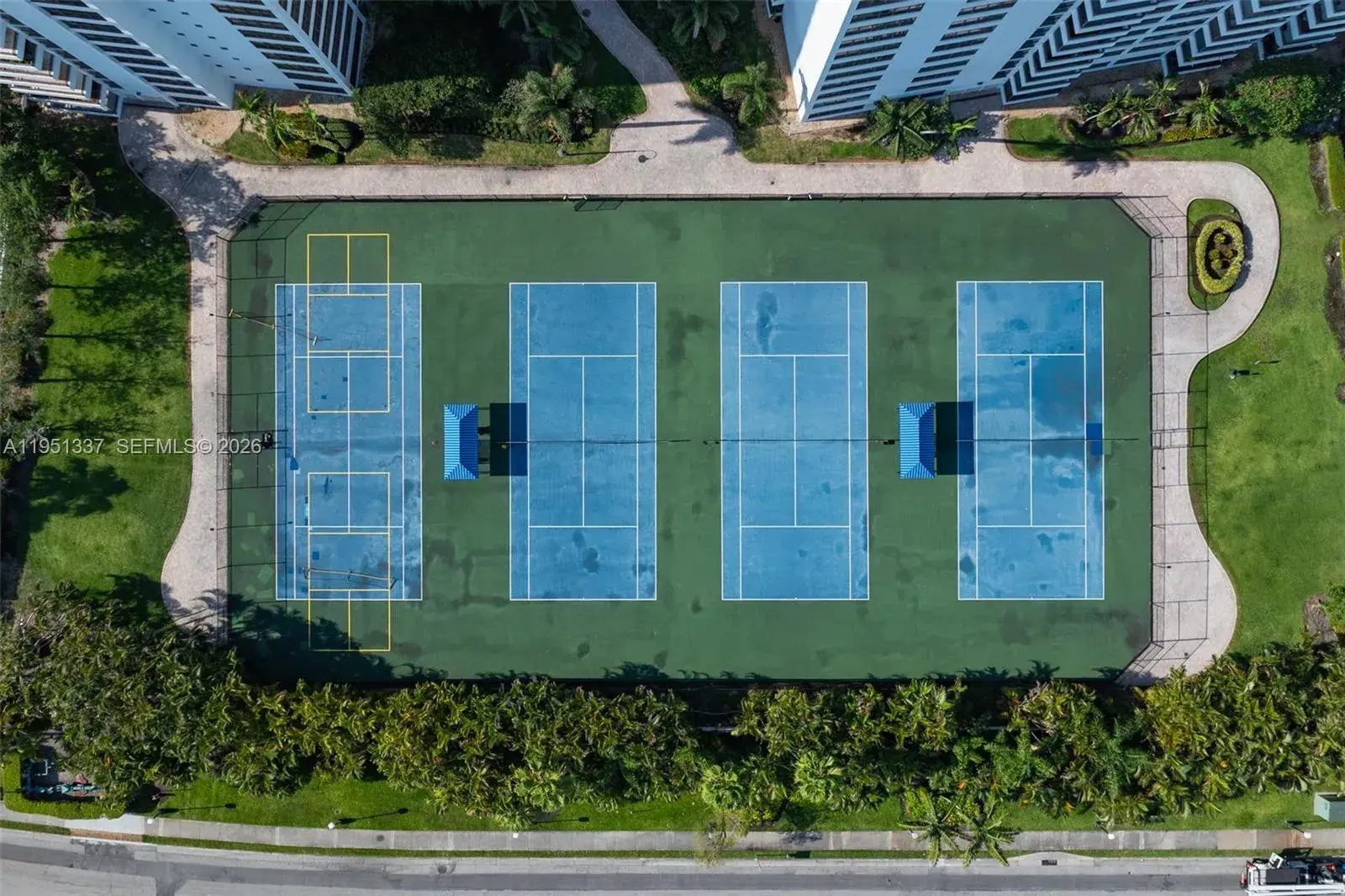 2500 Parkview Dr # 2517, Hallandale Beach FL 33009