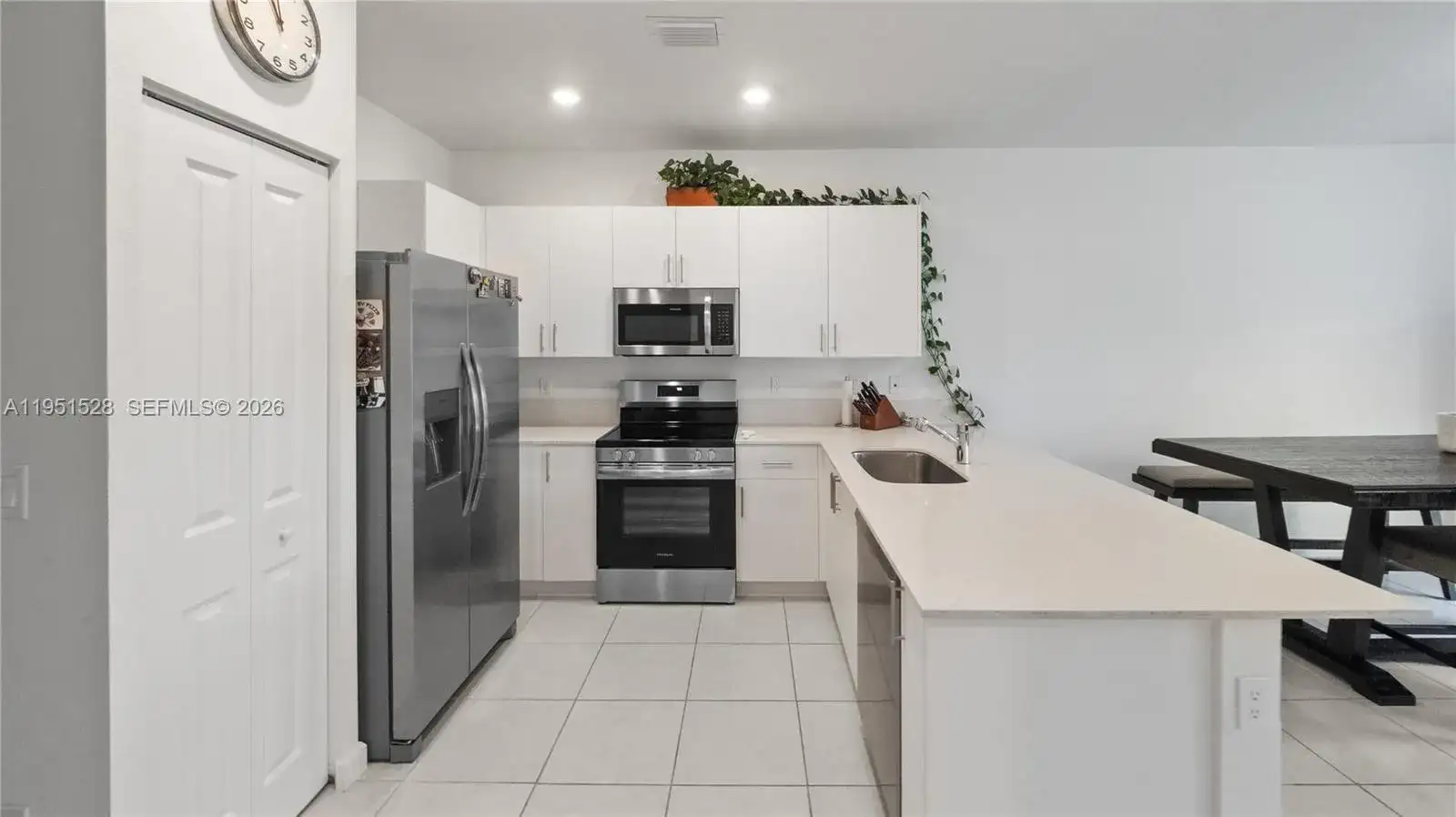 5544 NW 27th Pl, Lauderhill FL 33313 photo 4