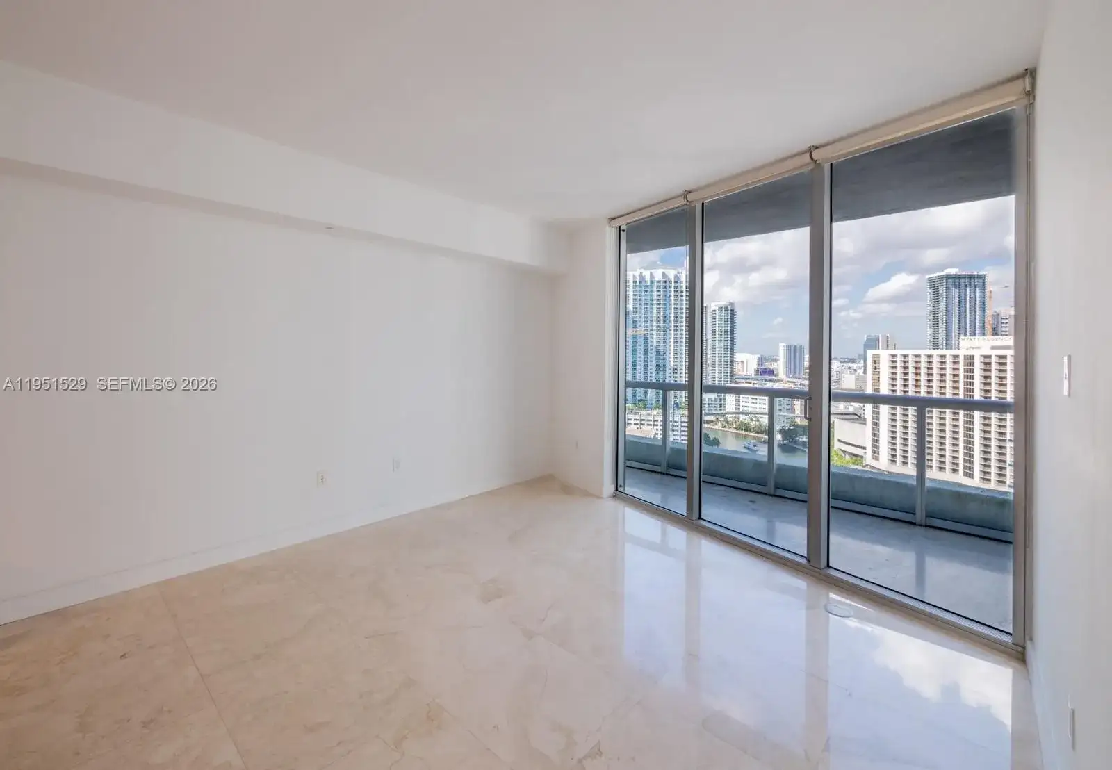 465 Brickell Ave # 2304, Miami FL 33131 photo 5