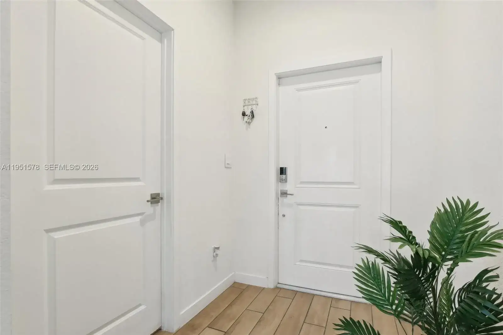 754 SE 19th St, Homestead FL 33034 photo 3