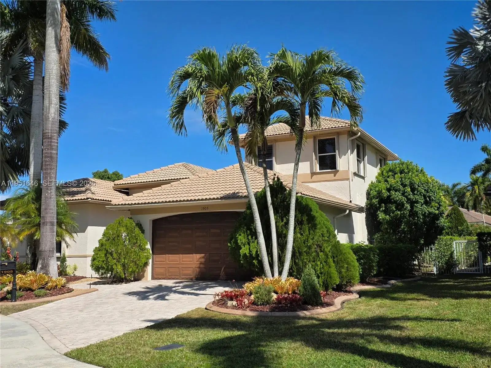 1905 Harbor View Cir, Weston FL 33327 photo 2