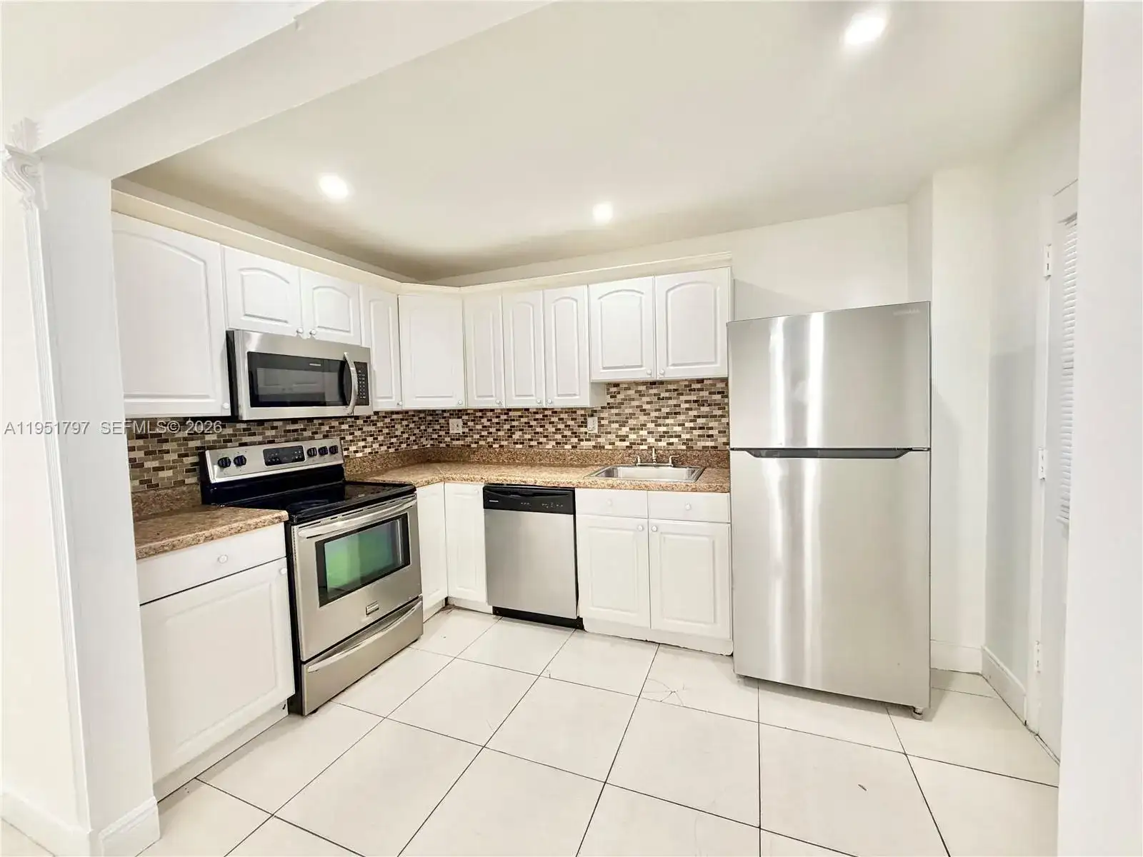 1475 NE 125th Ter, North Miami FL 33161 photo 3