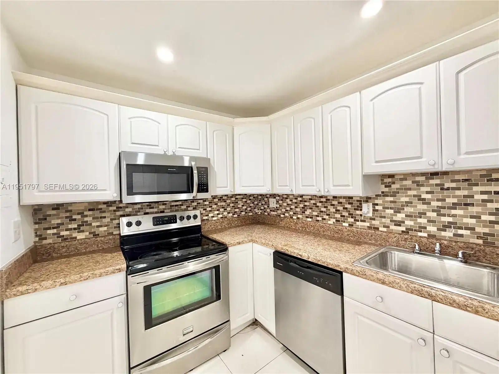 1475 NE 125th Ter, North Miami FL 33161 photo 4