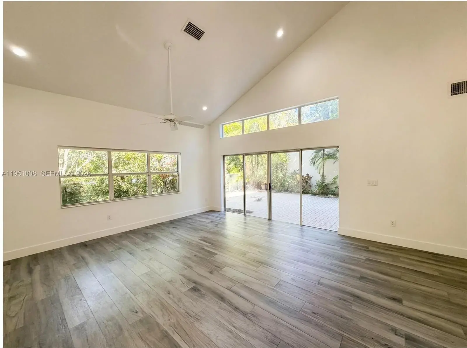 1145 W Lake St, Hollywood FL 33019