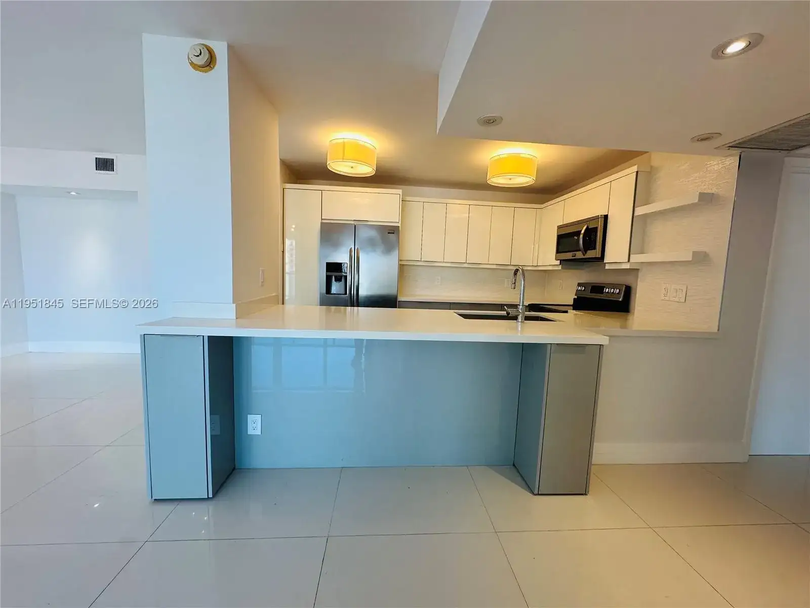 100 Bayview Dr, Sunny Isles Beach FL 33160 photo 4