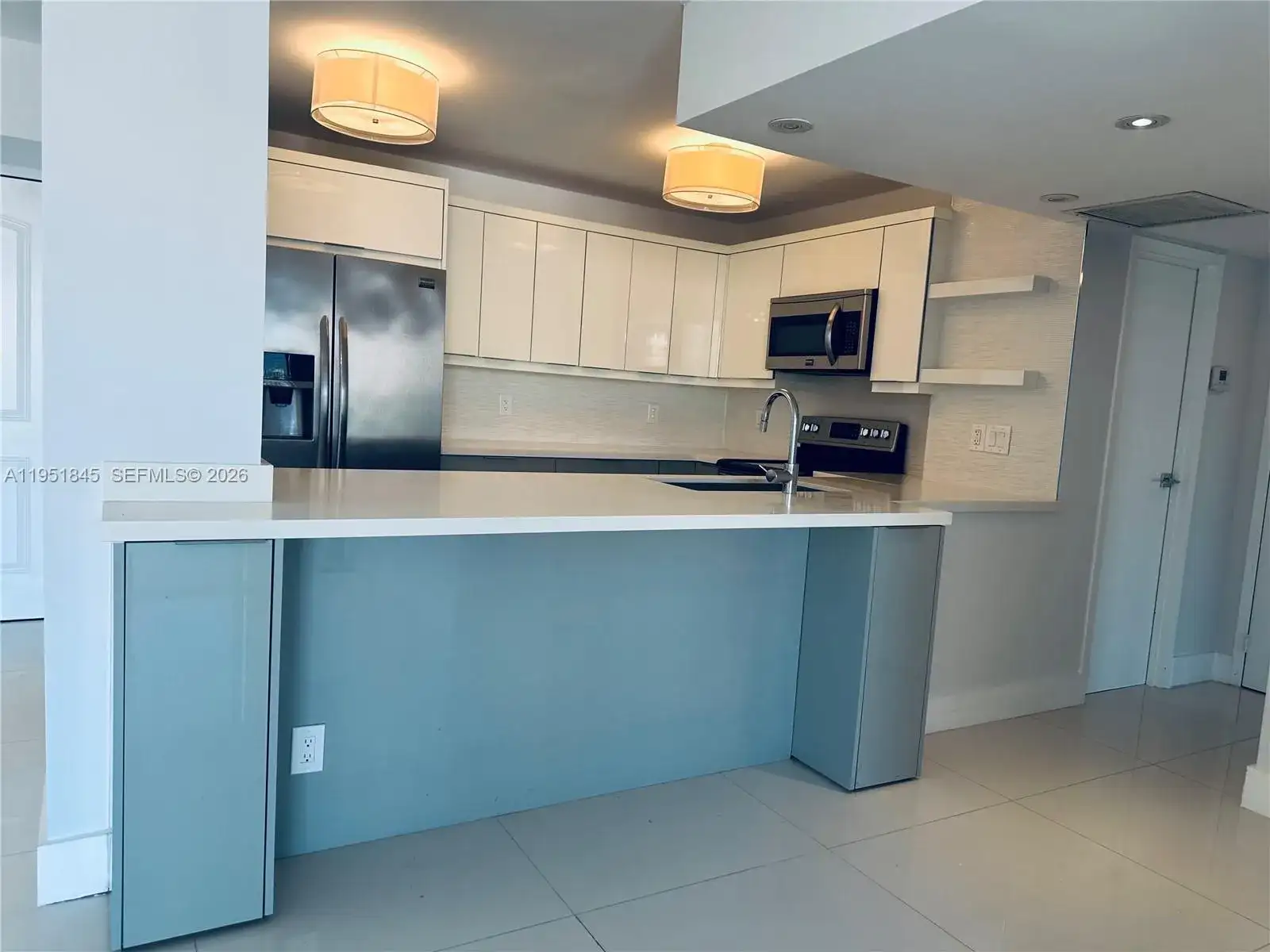 100 Bayview Dr, Sunny Isles Beach FL 33160 photo 5
