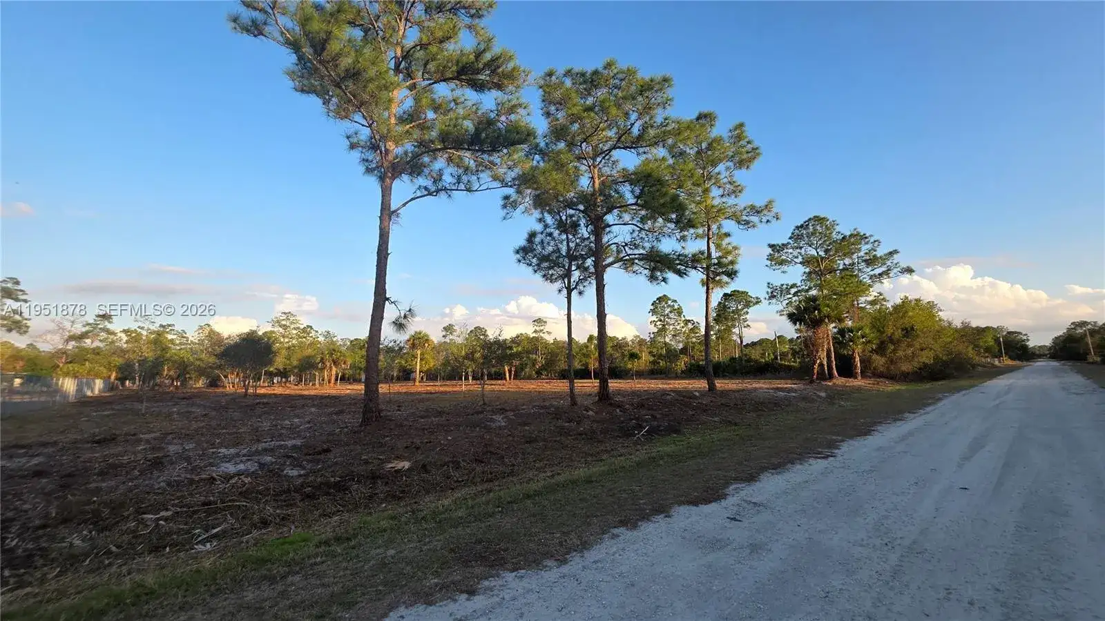 545 S Datil ST, Clewiston FL 33440 photo 2