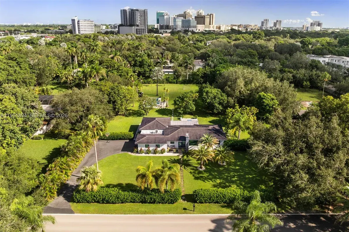 07325 SW 102nd St, Pinecrest FL 33156