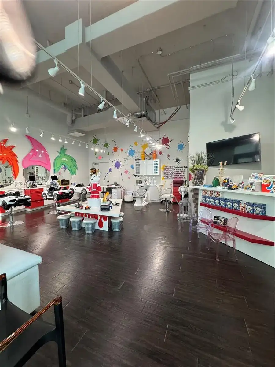 000 NE Confidential, Miami FL 33137 photo 3