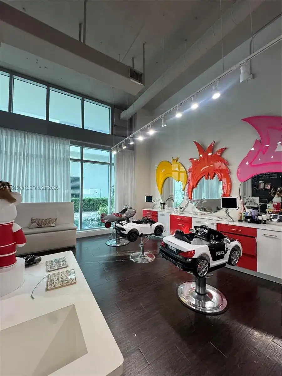 000 NE Confidential, Miami FL 33137 photo 4