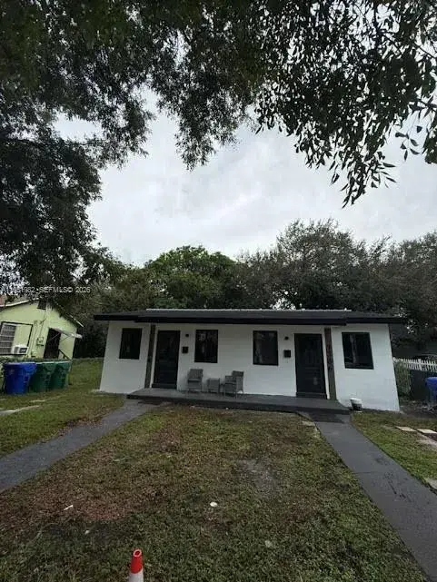 1786 NW 53rd St, Miami FL 33142