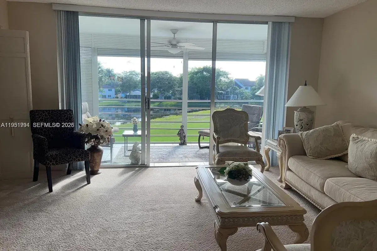 821 Cypress Blvd # 312, Pompano Beach FL 33069