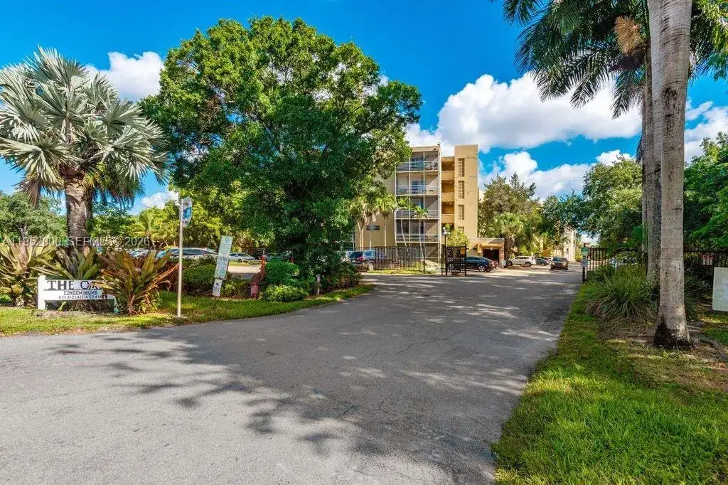 4111 Stirling Rd # 308, Dania Beach FL 33314