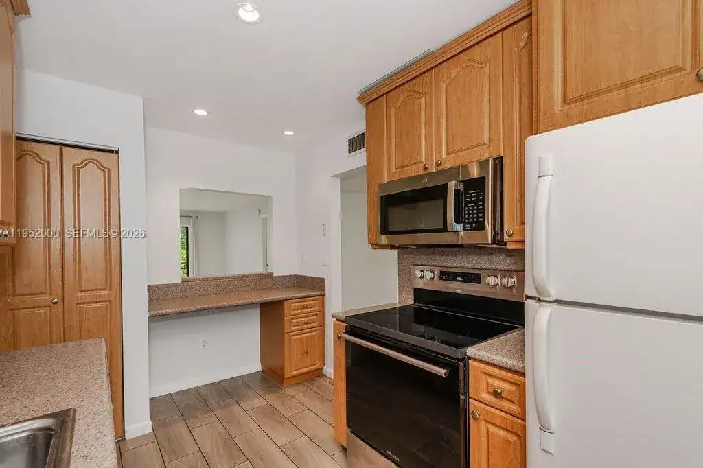 4111 Stirling Rd # 308, Dania Beach FL 33314 photo 4
