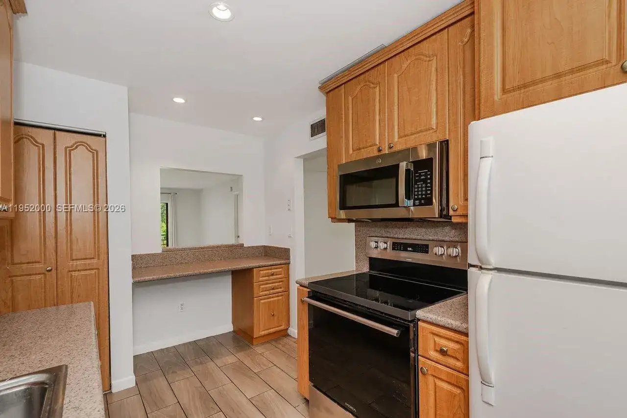 4111 Stirling Rd # 308, Dania Beach FL 33314 photo 5