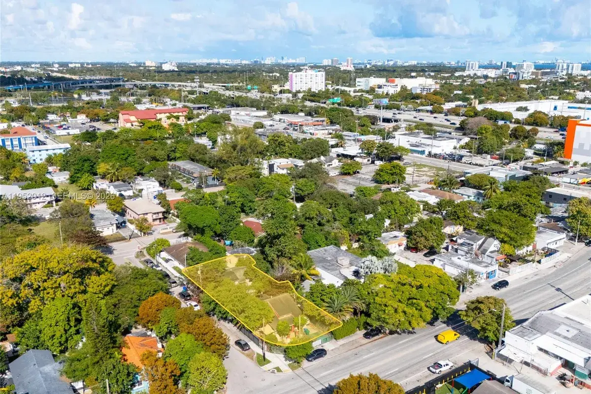 2919 NW 8th Ave, Miami FL 33127