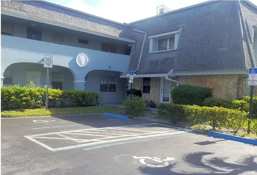 4271 NW 5th St # 122, Plantation FL 33317