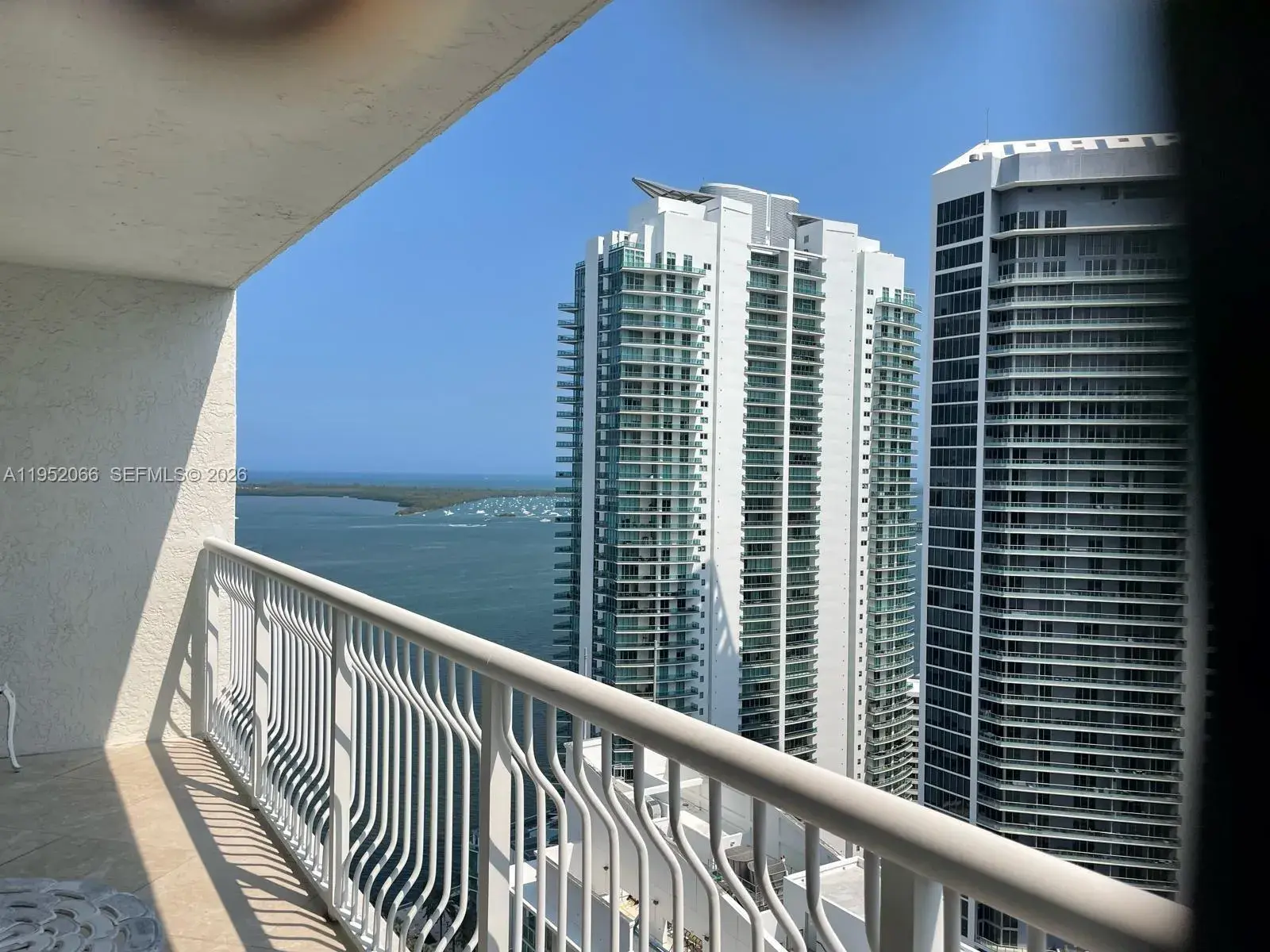 1200 Brickell Bay Dr # 3921, Miami FL 33131