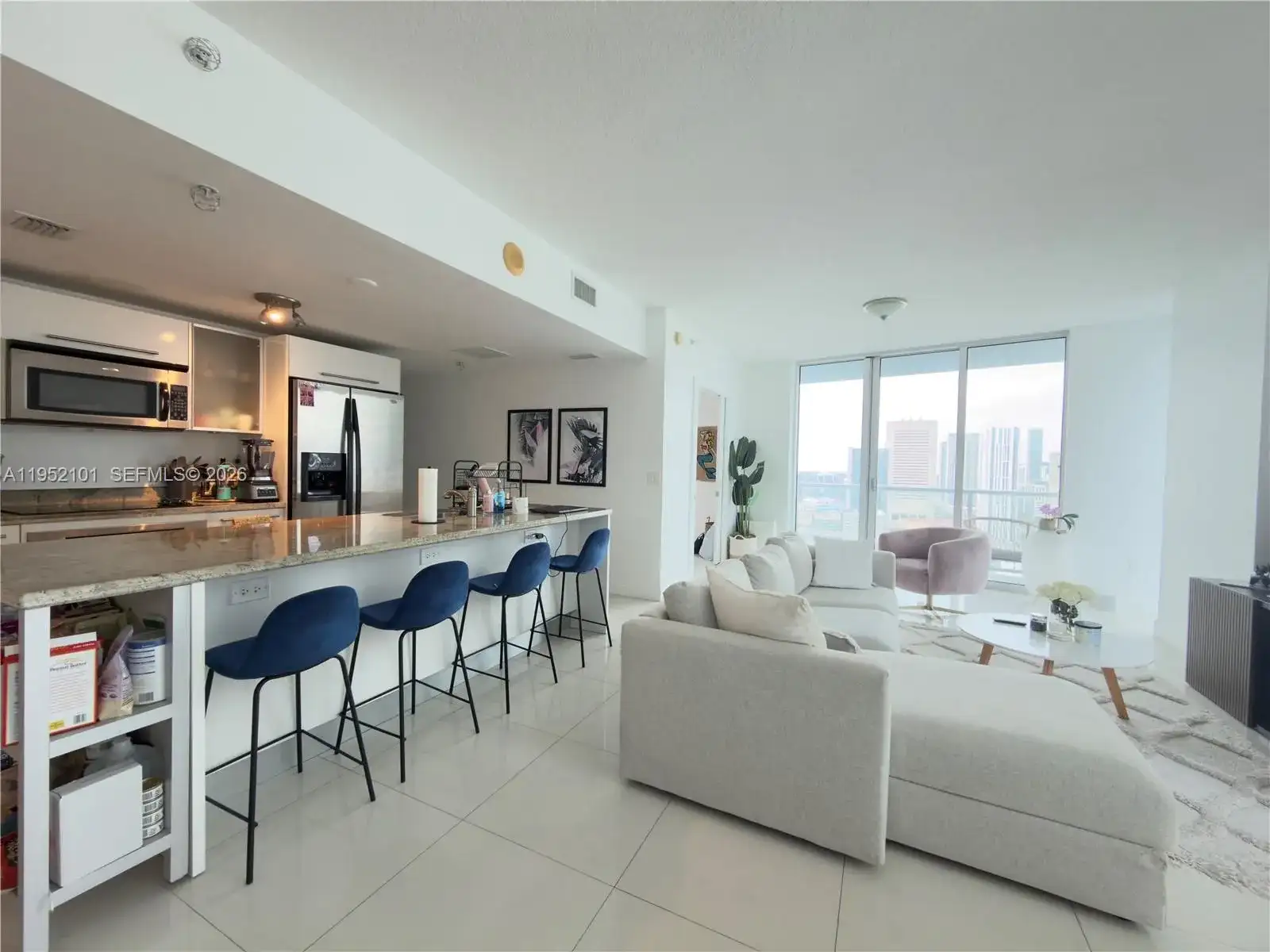 185 SW 7th St # 2711, Miami FL 33130 photo 2