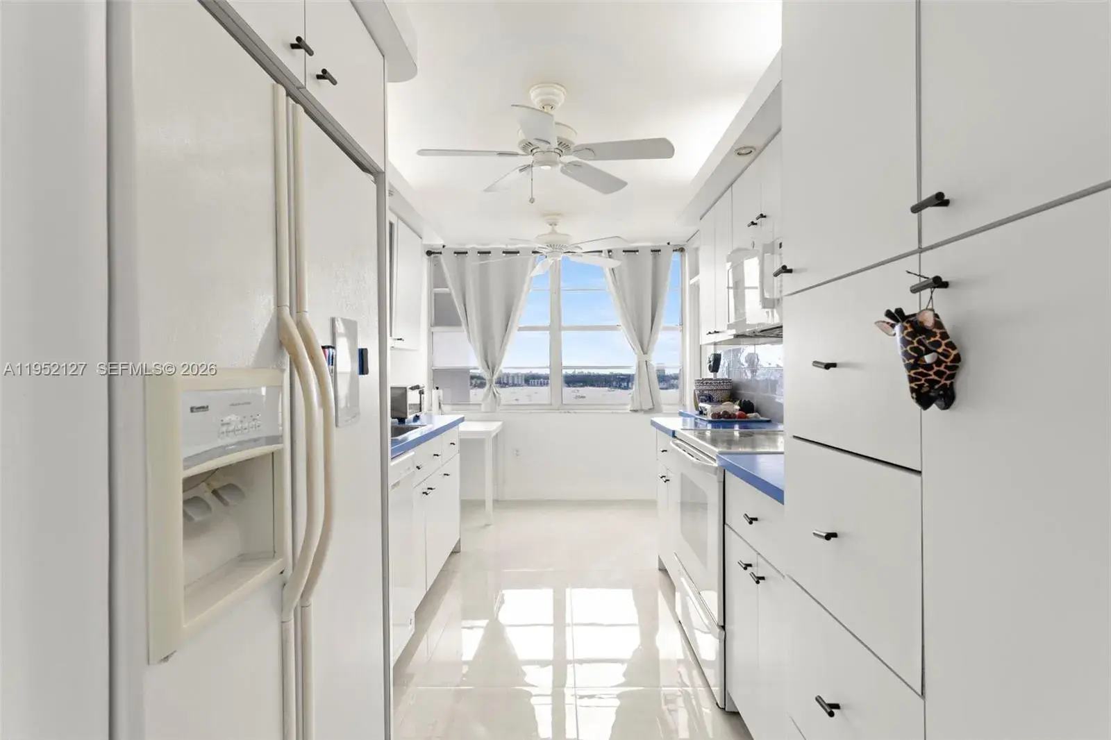 18031 Biscayne Blvd # 1604, Aventura FL 33160