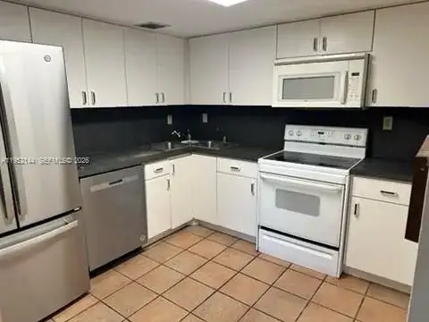 9001 SW 94th St, Miami FL 33176 photo 4