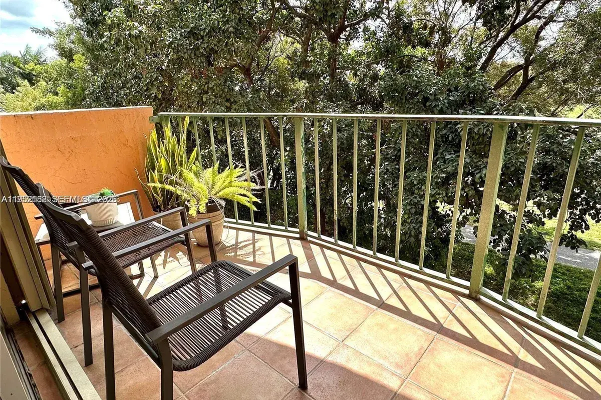 9360 Fontainebleau Blvd # 603, Miami FL 33172