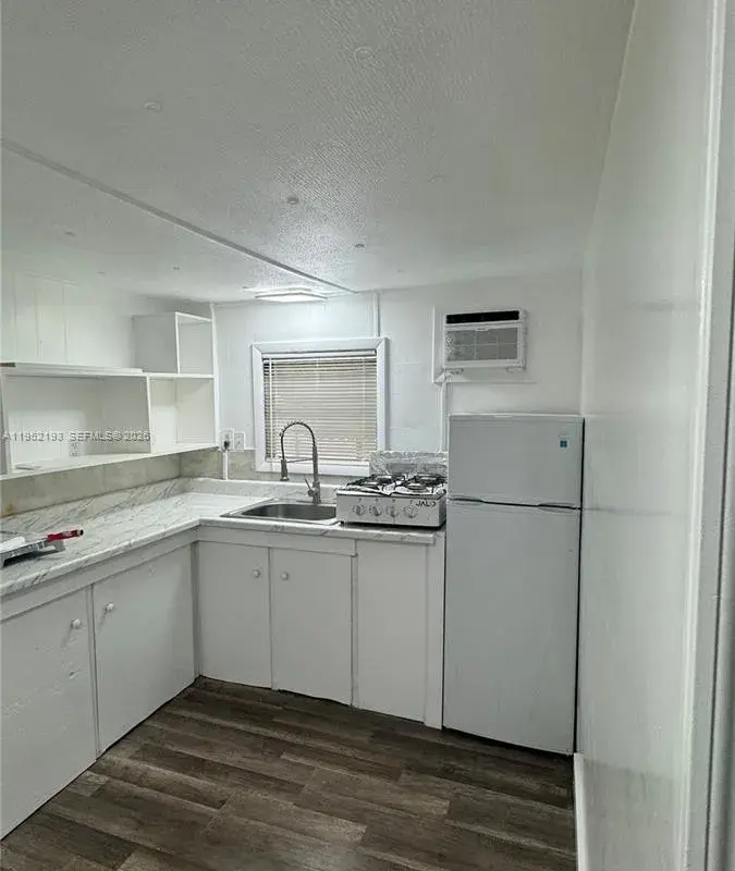 601 NE 4th Ct # 7B, Hallandale Beach FL 33009
