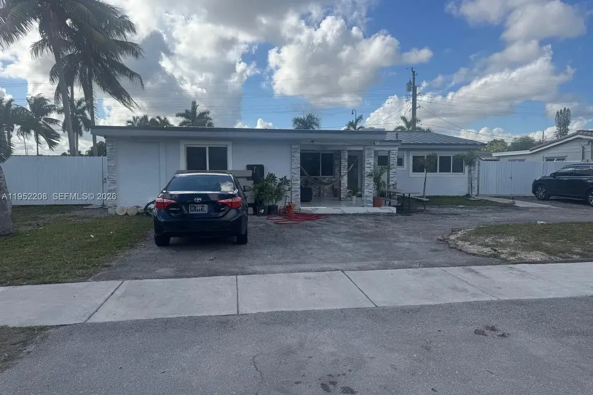 19700 NW 6th Pl, Miami Gardens FL 33169