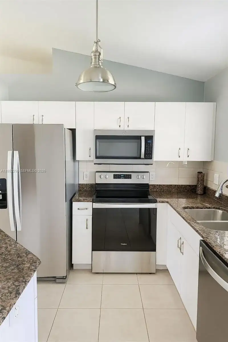 118 NE 9TH CT, Cape Coral FL 33909 photo 4